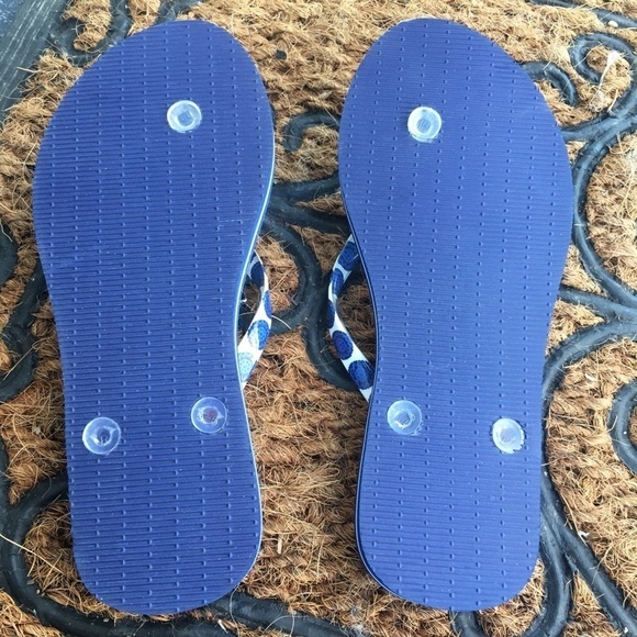 New Vera Bradley Cobalt Tile Flip Flops Size 5/6 - Picture 4 of 4